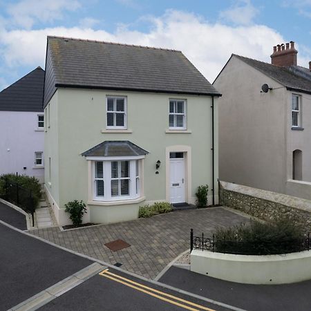 Cottage Mews - Seaside Cottage Parking Terrace テンビー エクステリア 写真